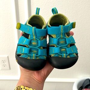 Size 5 keen toddler